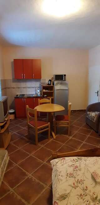 Проживание в семье Guesthouse Žmukić Пераст Номер-студио с видом на море-4